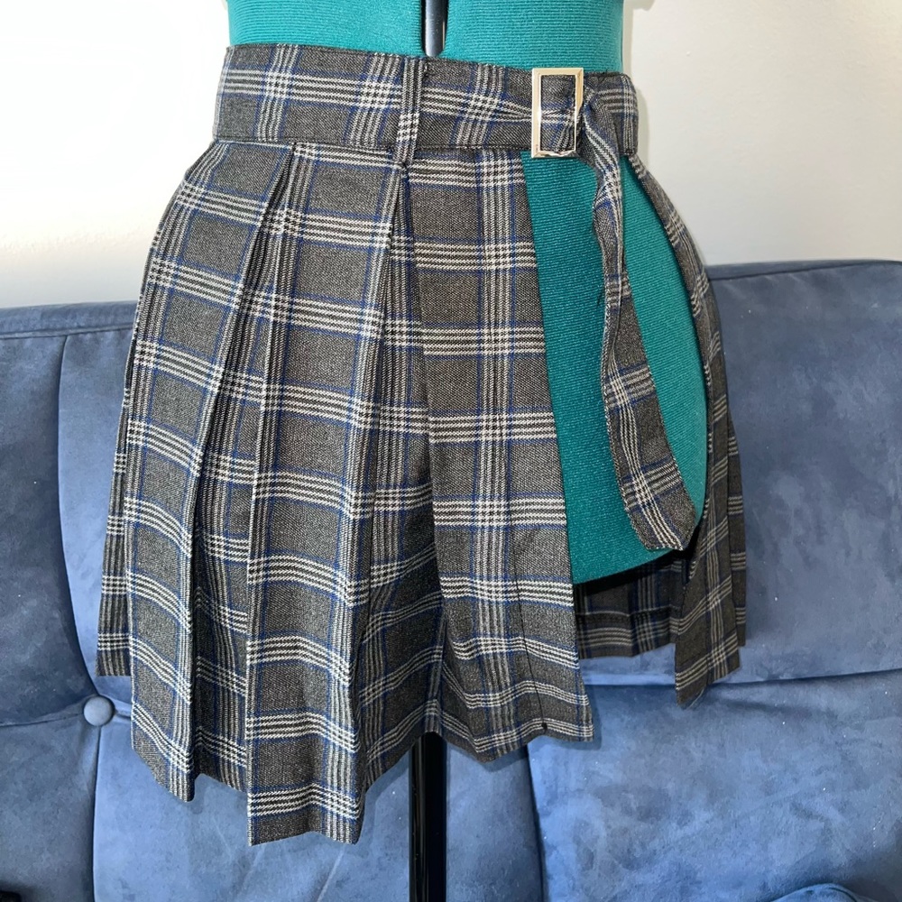 High rise plaid skirt with split in the side